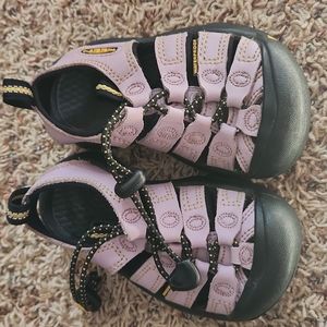 Girls light pink keen sandals
